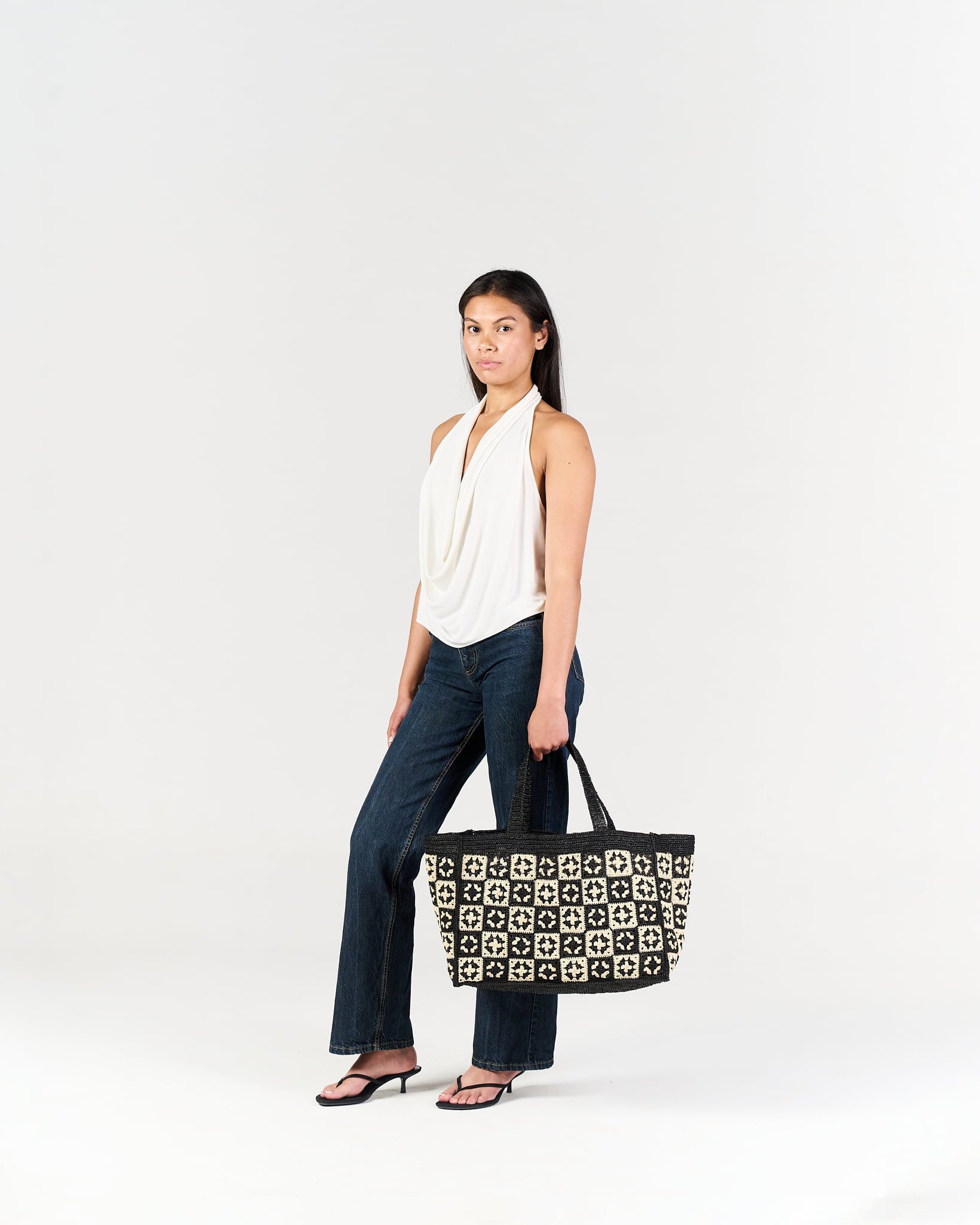 Sac cabas Damier en raphia noir – Asara The Label