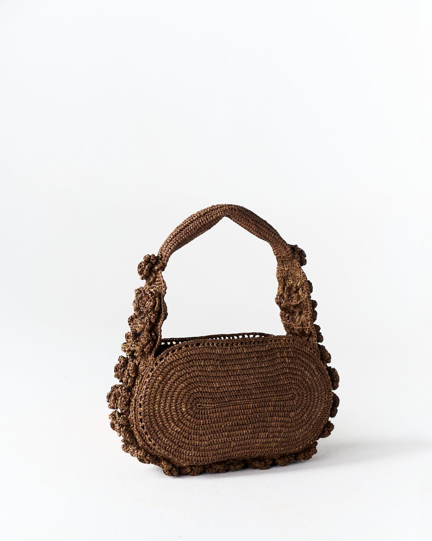 Sac porté épaule Pivoine en raphia marron – Asara The Label - crocheté à la main 